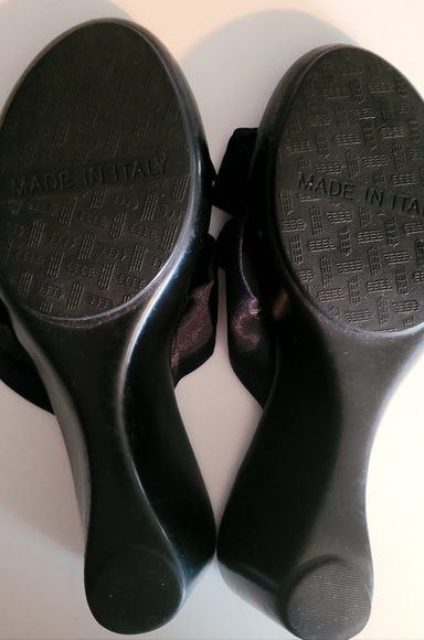 Italian Shoemakers Slide-On Sandals - Picture 7 of 9